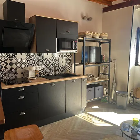 Ideal Location Triplex Centre-ville Apartment *
