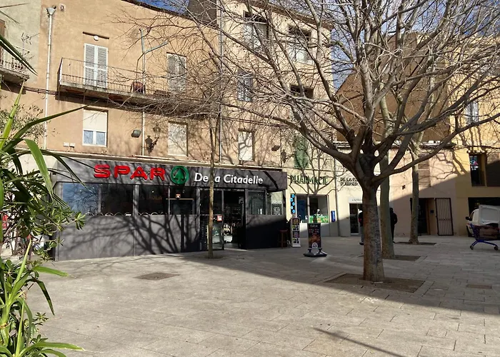 Ideal Location Triplex Centre-ville